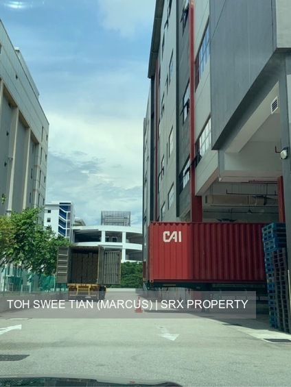 Tampines building (D18), Factory #430386011